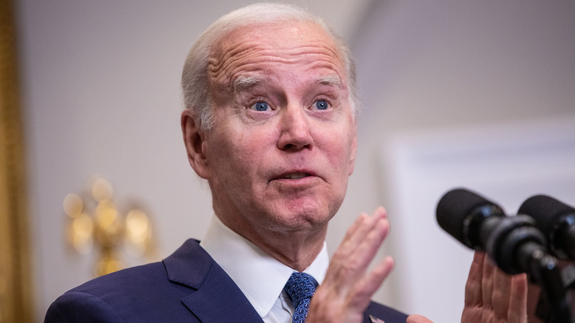 The Dual Threat to the US Economy: Debt Ceiling and Inflation.