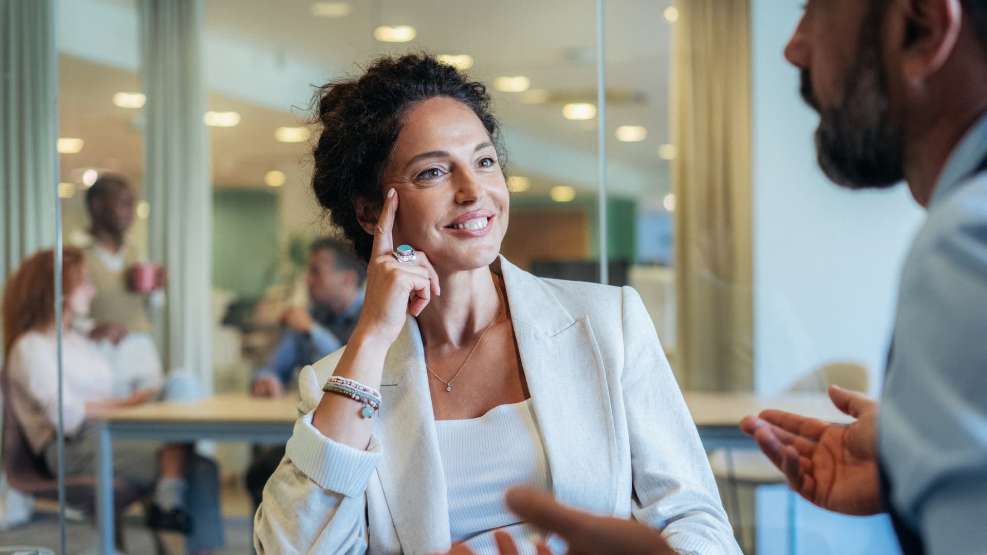 Featured image for Organizational Psychologist Reveals Simple Change to Improve Meetings