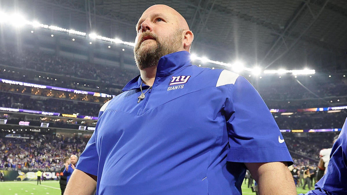 "Analyzing the 2024 NFL Draft: Giants' Cost to Trade Up for a QB and Draft Pick Values"