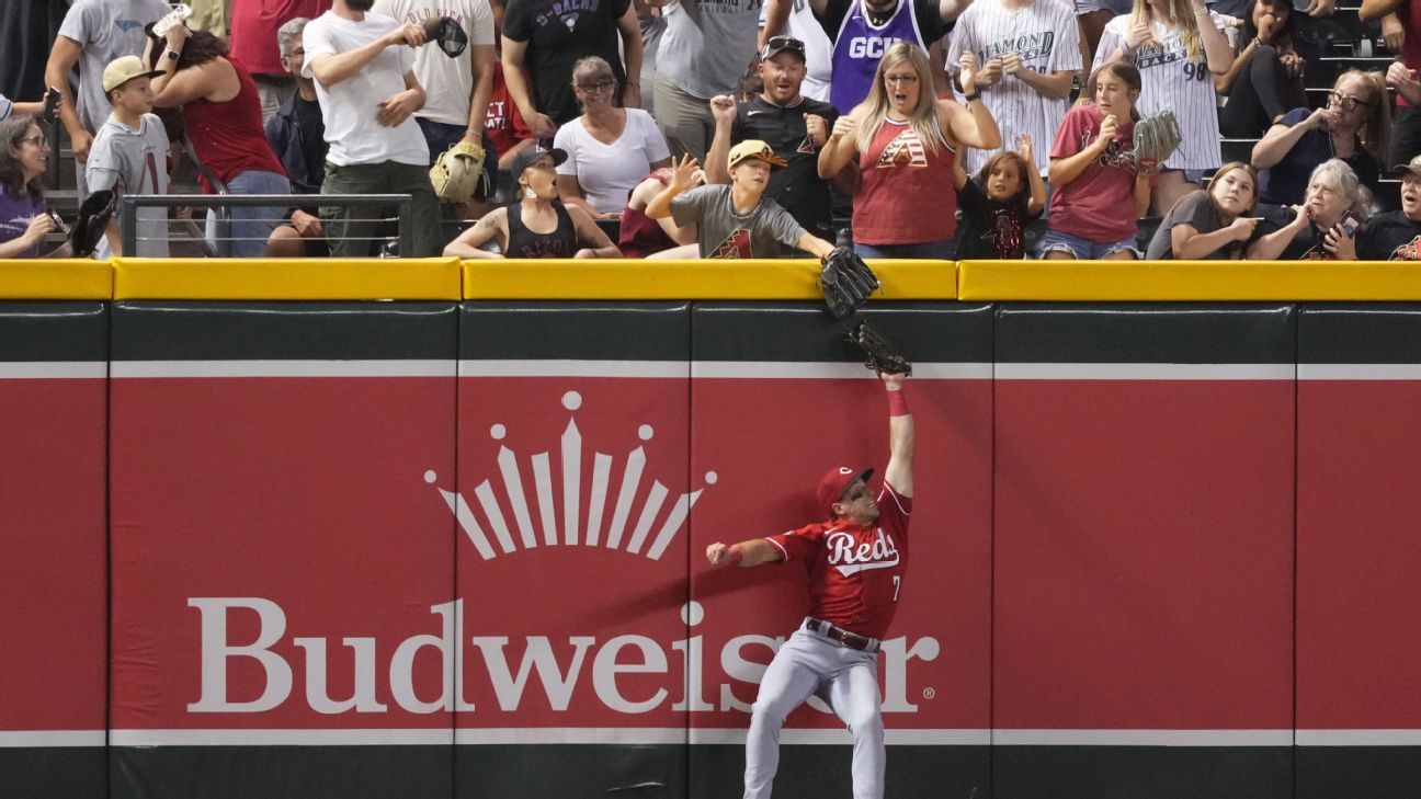 Featured image for Fan Interference Costs D-backs' Pham a Home Run