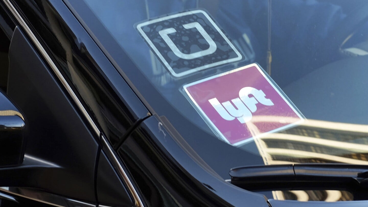 Featured image for Minneapolis Delays Rideshare Minimum Wage, Keeping Uber and Lyft in the City