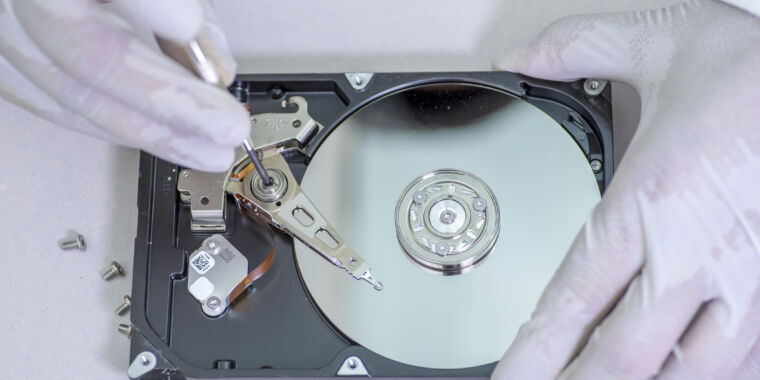 Backblaze Study Shows Declining Reliability of HDDs, SSDs May Be the Future.