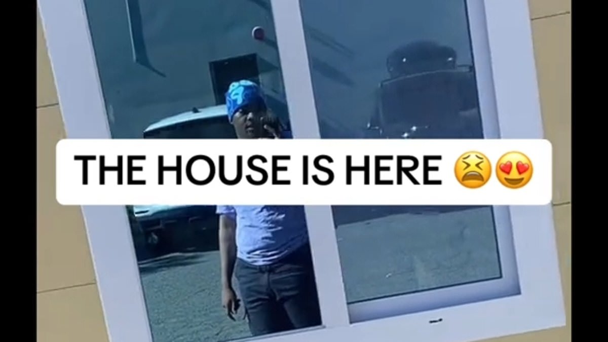 "Man Buys Tiny One-Bedroom Home on Amazon for $27,000, Assembled by Five Men in 27 Hours"