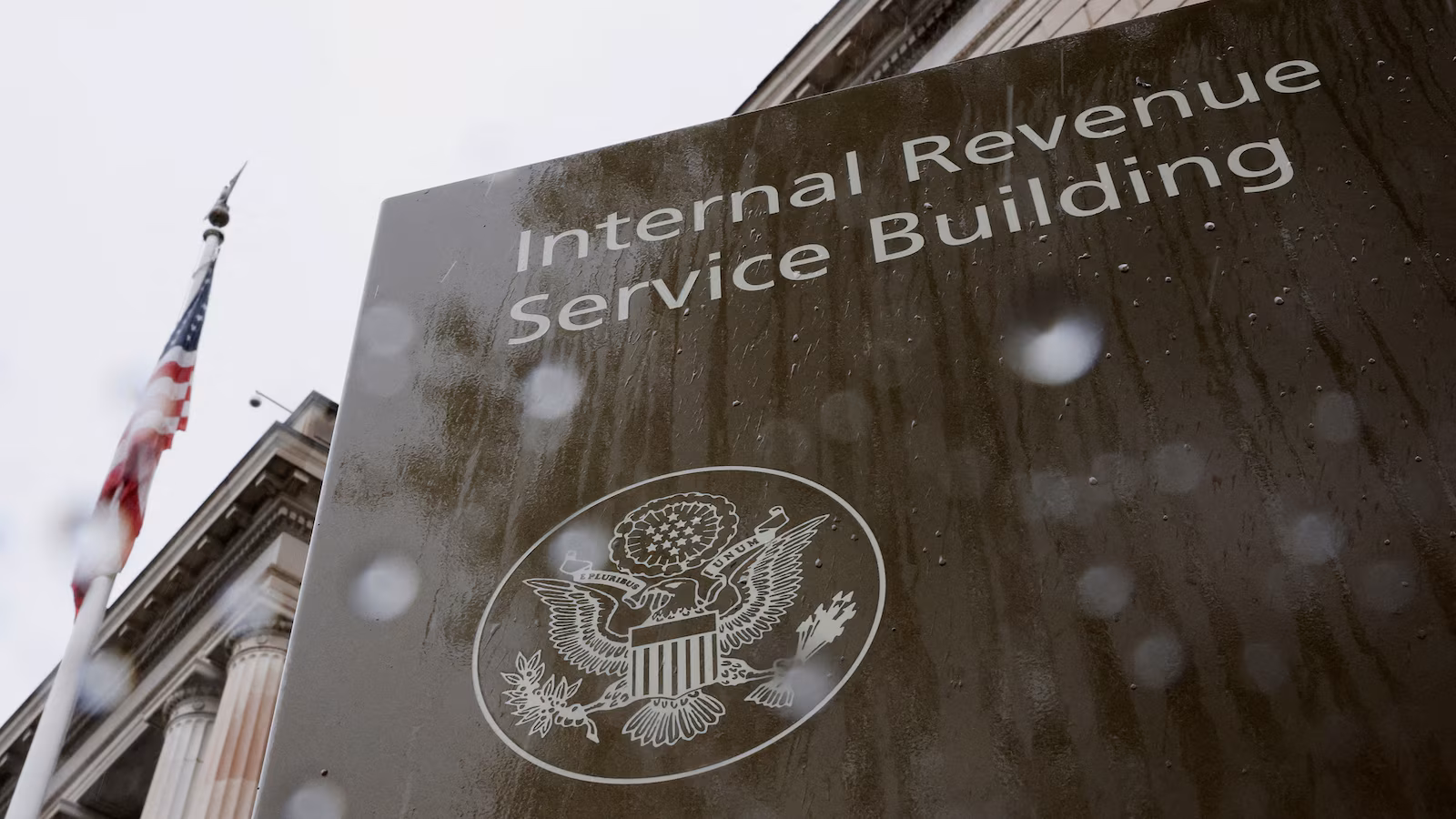 Featured image for Senators Warn IRS Unprepared for 2025 Tax Filing Season