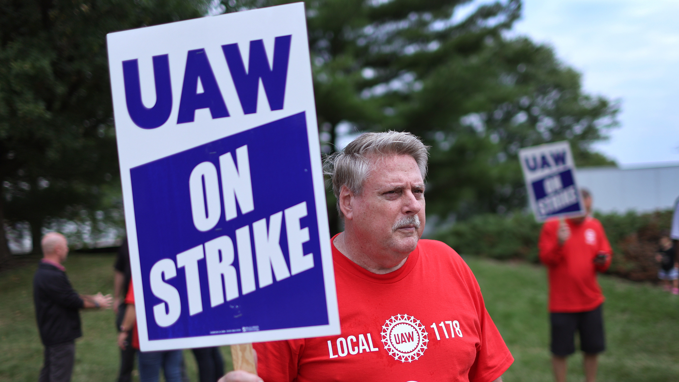 Featured image for UAW Strikes: Impact on Car Shoppers, GM's Request, Promises of Middle-Class Life, Biden's Support, and Future Clues