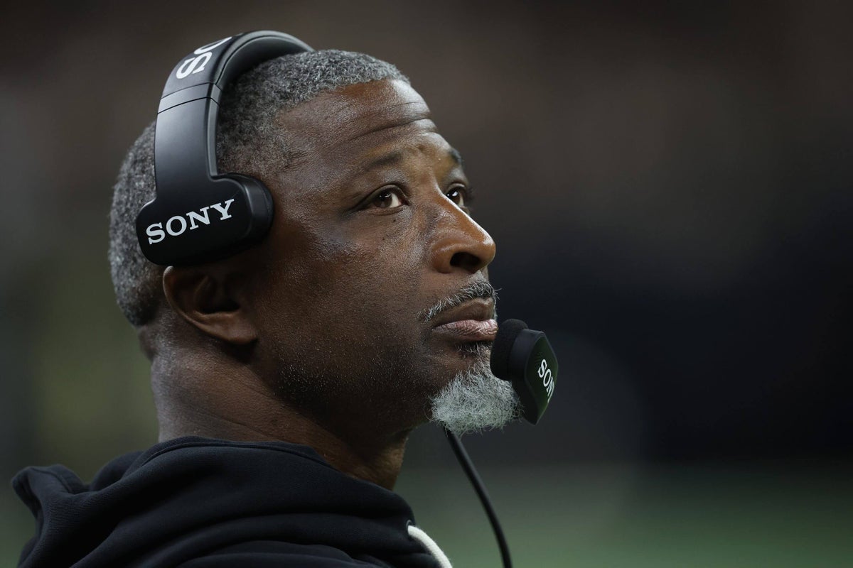 Featured image for Jets' Aaron Glenn Urges Fans to Exercise Patience Amidst Uncertain Season