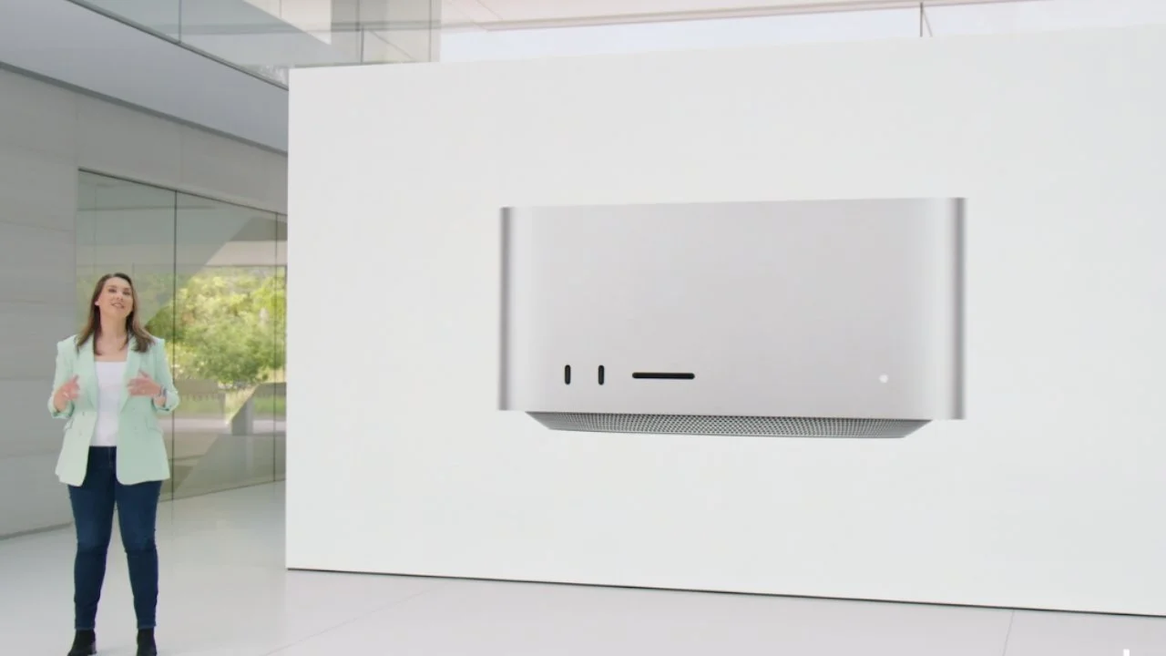 "Apple's M2 Ultra Chip Dominates in Benchmark Tests"