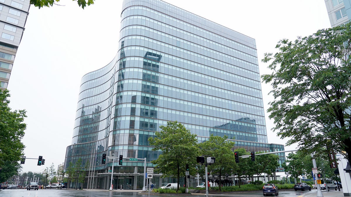 Commercial Real Estate Faces Tough Times and Tighter Lending, Warns Morgan Stanley and Bloomberg