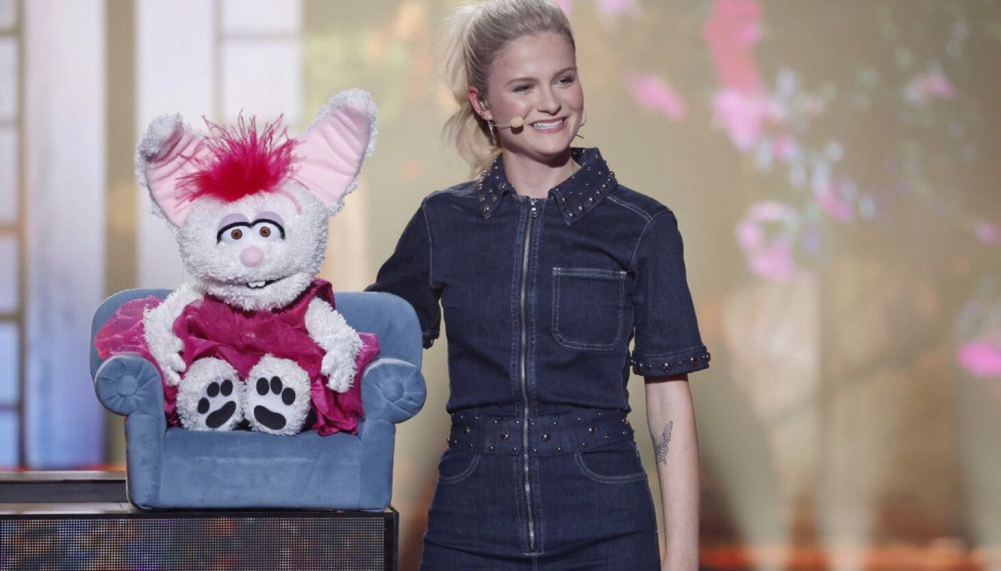Featured image for Darci Lynne Farmer: From AGT Ventriloquist to Music Sensation