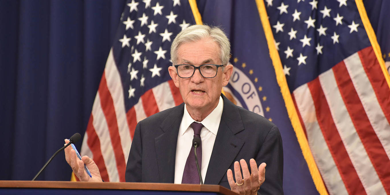 Fed Faces Dilemma Amid Decoupling Growth and Employment Challenges