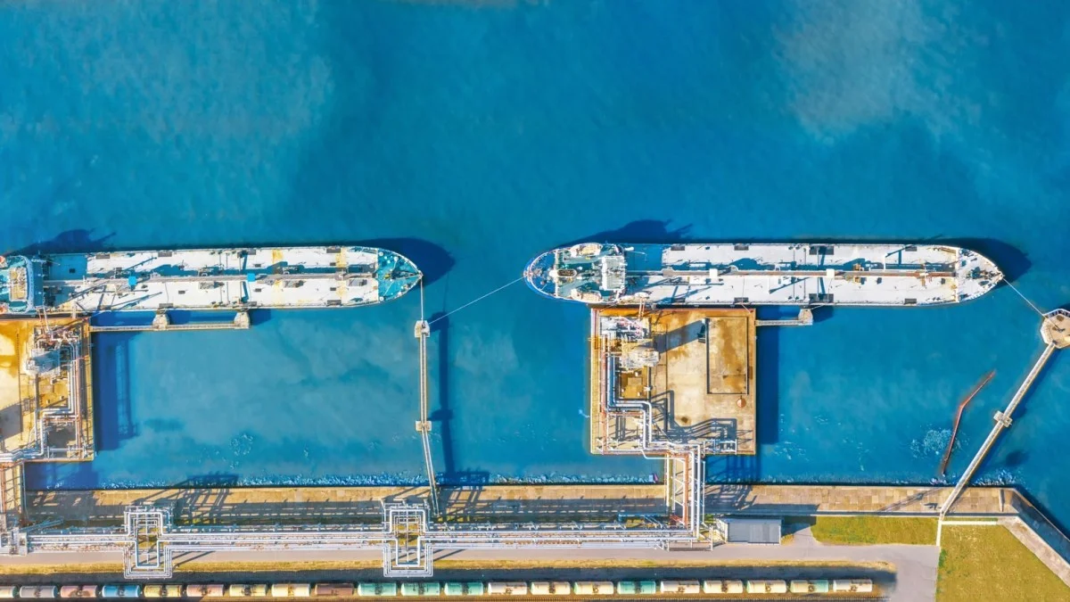 Iran Tensions Push Oil Prices Higher as Brent-WTI Gap Widens