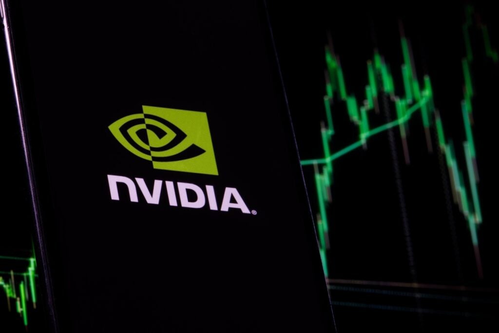 Microsoft's AI Chip Debut Challenges Nvidia Amidst Misinformation