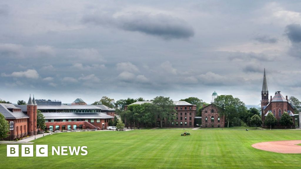 Featured image for "Prominent US Universities Abandon Legacy Admissions Following Supreme Court Ruling"