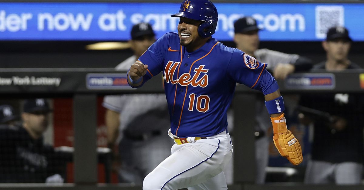 Mets trade Eduardo Escobar to Angels for two pitching prospects.