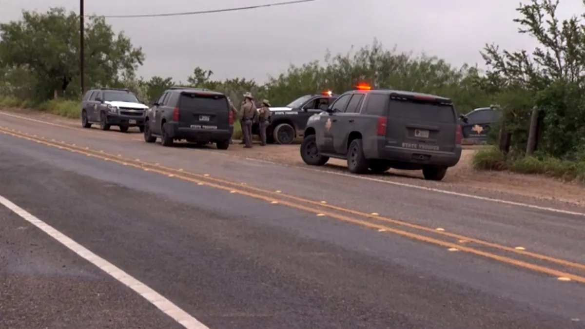 Gunmen target vehicles at Mexico border crossing, injuring US citizens and others