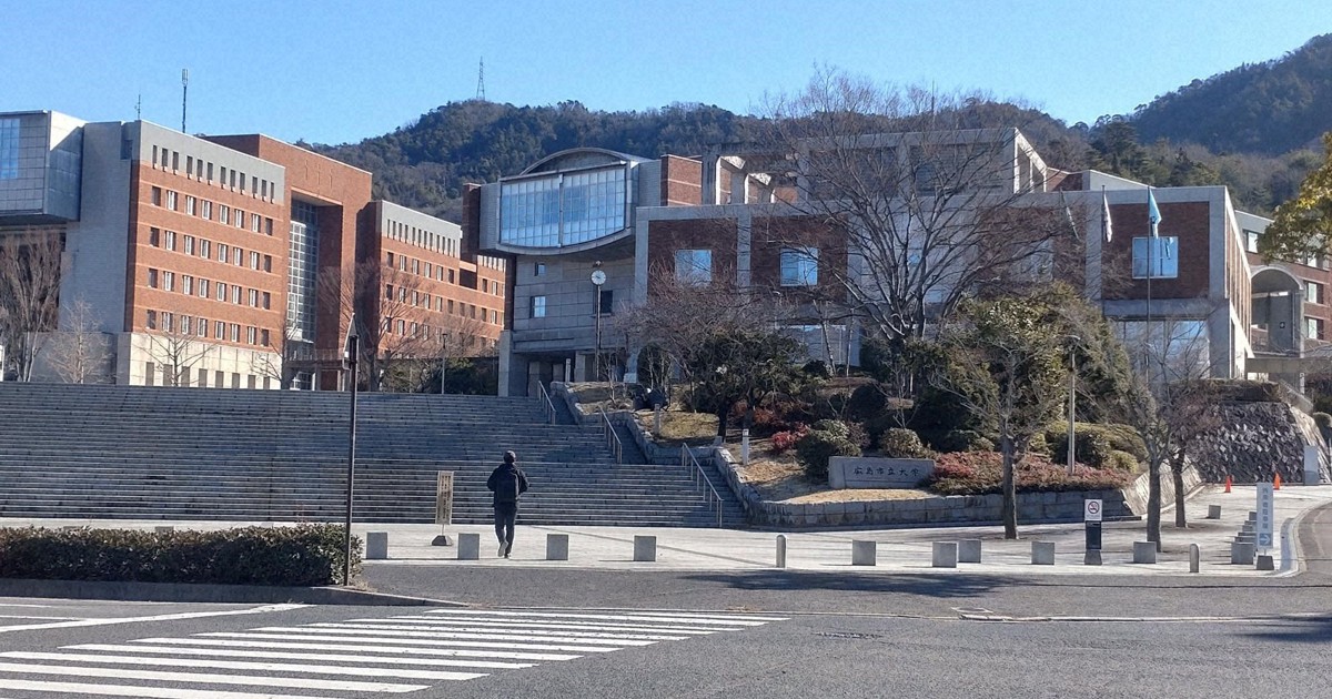University art students face 'gallery stalkers' at graduation exhibits.