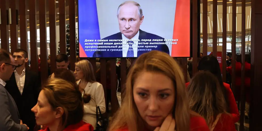 "Russia's Resilient Economy: War Spending Fatigue and Sanctions Dodging"