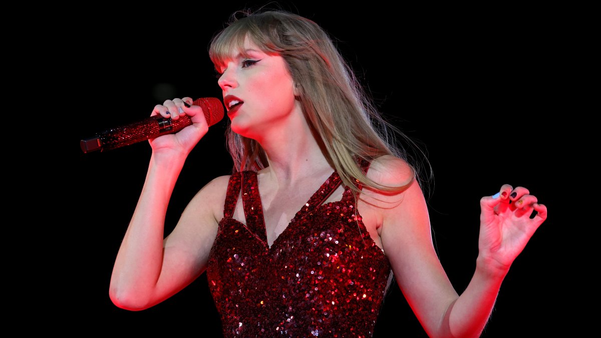Featured image for Taylor Swift Named Honorary Mayor of Santa Clara, City Renamed 'Swiftie Clara'