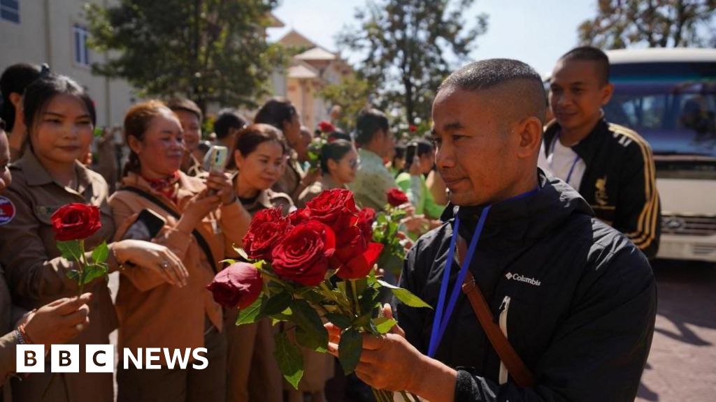 Featured image for Thailand Frees 18 Cambodian Soldiers in Ceasefire Agreement