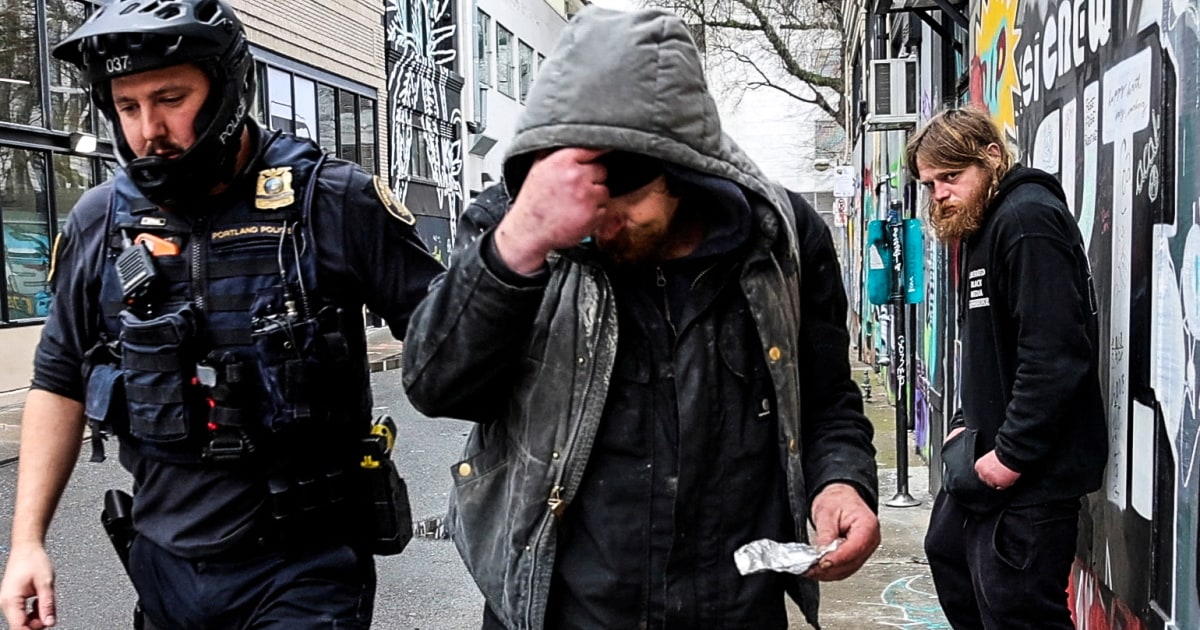 Featured image for "Oregon Reverses Drug Decriminalization, Recriminalizes Small-Quantity Possession"