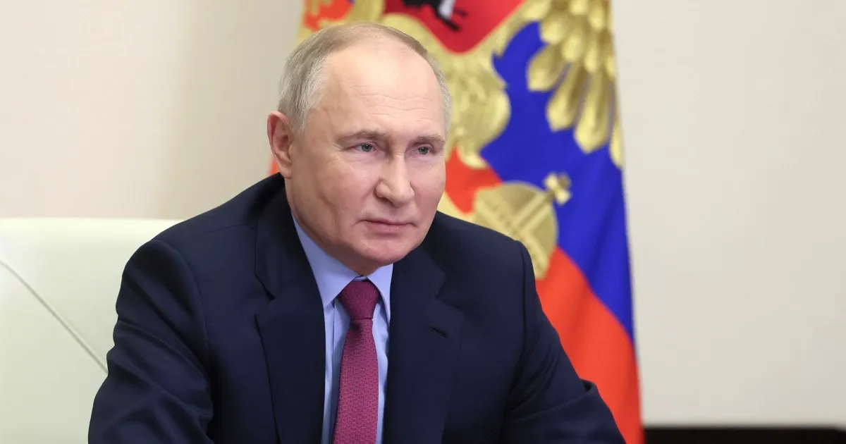 "Putin's Unchallenged Re-election: Russia's Economy and Voters' Apathy"