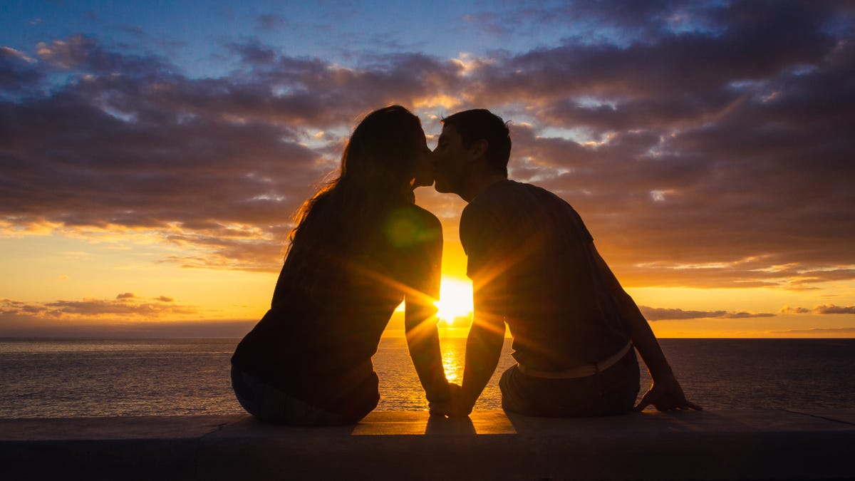 "The Power of Short Physical Connections: TikTok's 6-Second Kiss and 20-Second Hug Trend"