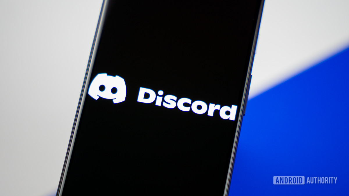 Featured image for "Discord Outage: Users Experience Blocked Message and Update Issues"