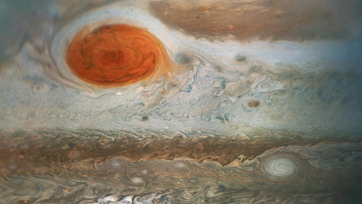 Featured image for Jupiter's Great Red Spot: New Findings Suggest It's Only 190 Years Old