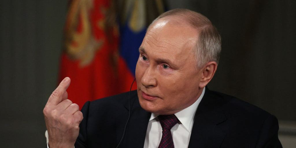 "Navalny's Death and Putin's Power Play: A Global Outcry"