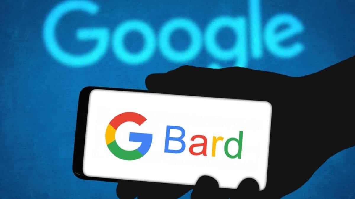 Google's AI Bard introduces changelog and experimental updates page to compete with ChatGPT.