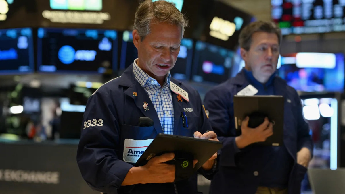 Dow Plummets Amid Boeing and Intel Losses