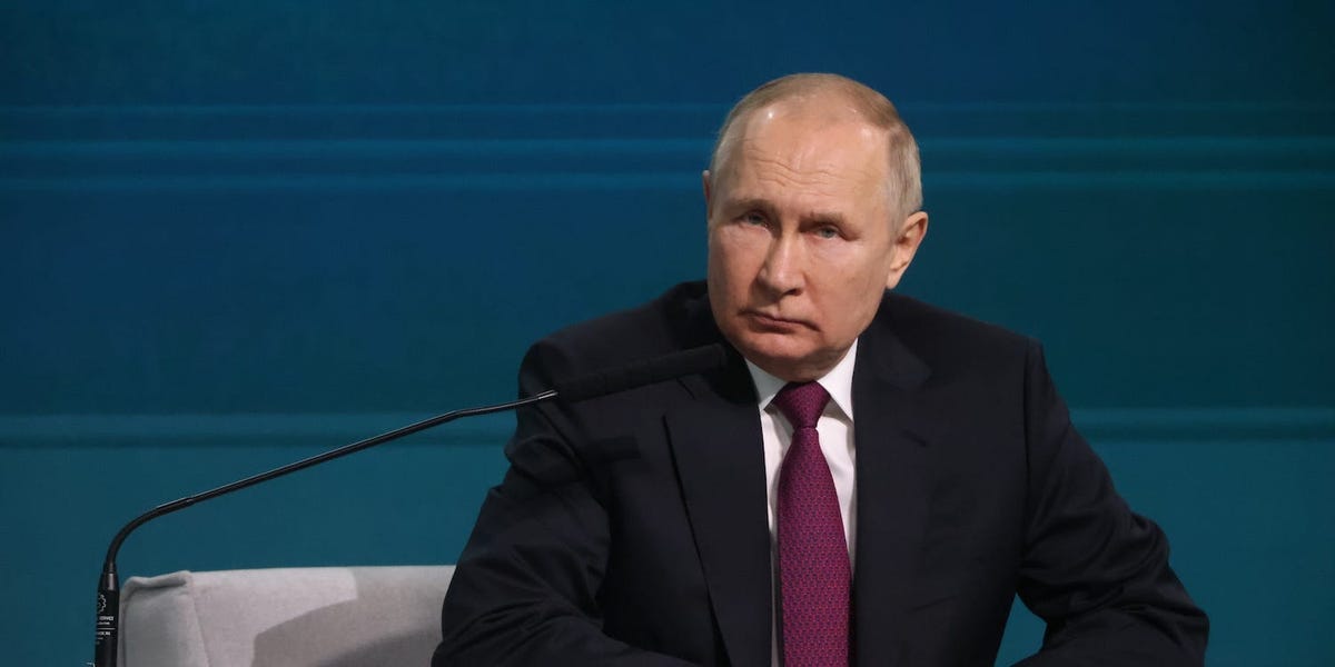 Featured image for Russian ultranationalists criticize Putin's handling of Ukraine conflict.