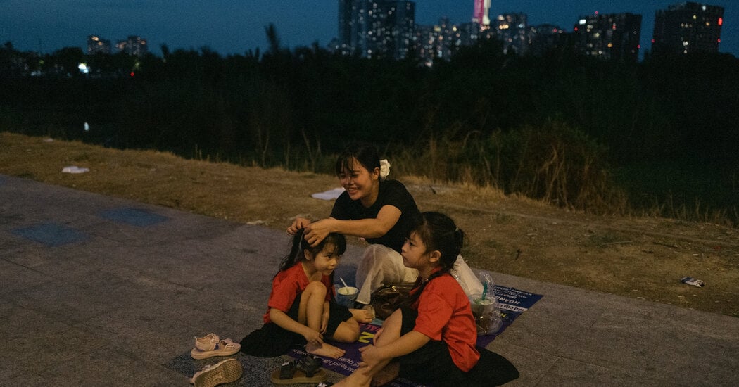 Featured image for Vietnam Ends Two-Child Policy Amid Demographic Changes