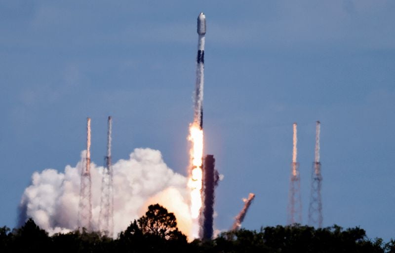 Featured image for SpaceX Weighs $200 Billion Valuation in Potential Tender Offer