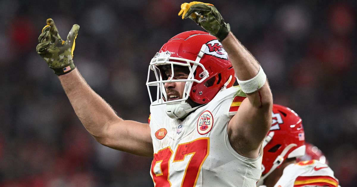 "NFL Power Rankings: Chiefs Rise, Steelers Crack Top 10, Broncos Surprisingly Ranked"