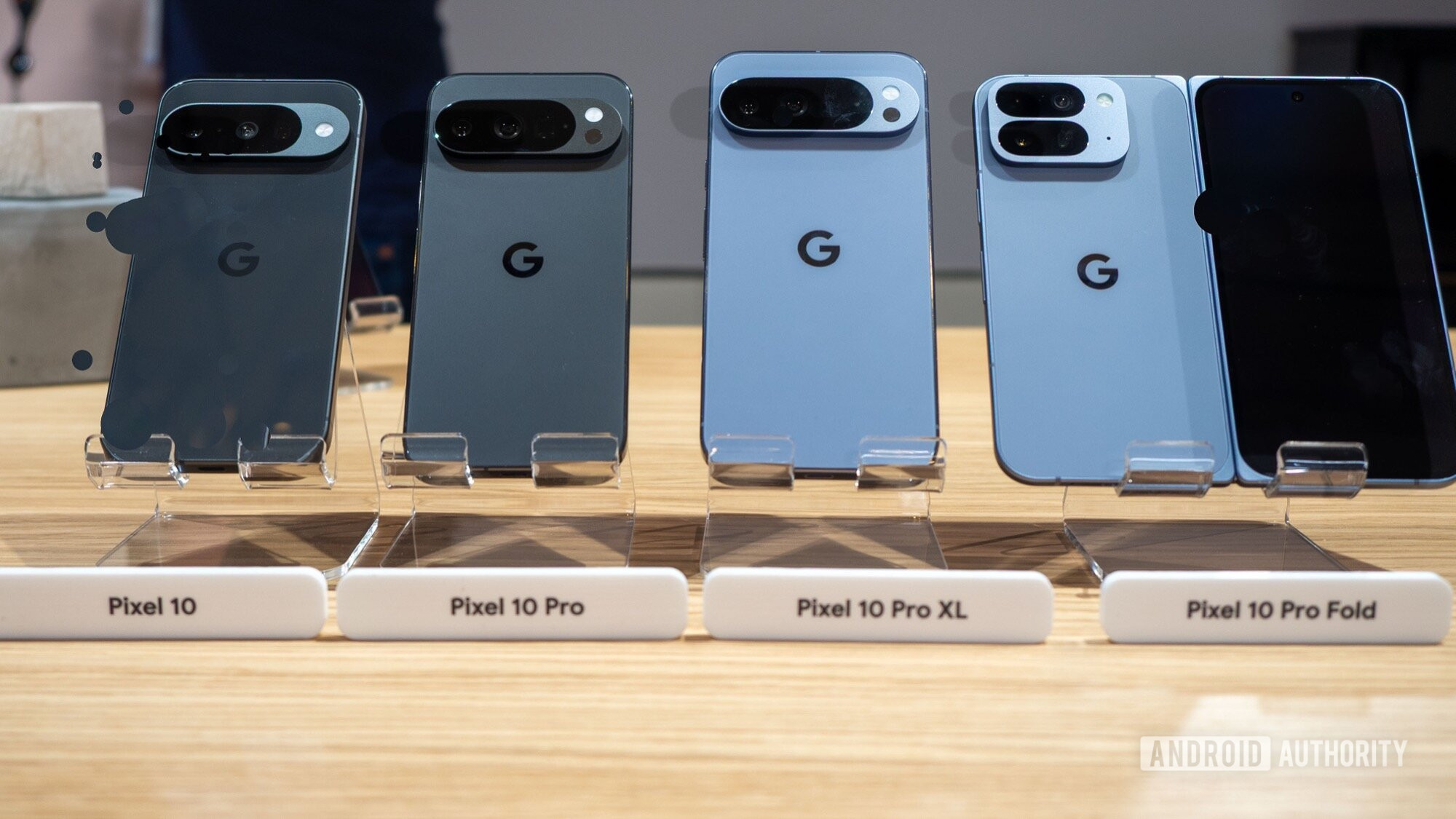 Featured image for Google's Pixels Surge into Top 5 Premium Smartphone Market