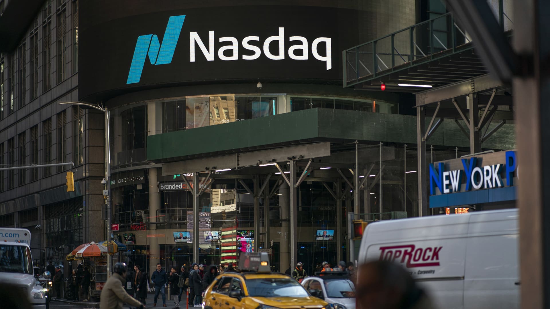 Investors reveal top tech and EV stocks, while fund manager shorts Credit Suisse