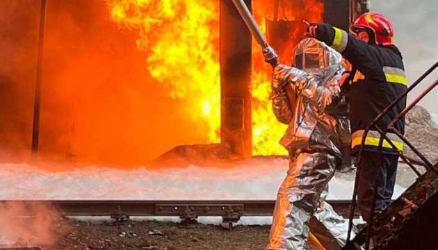 "Russian Missile Strikes Target Ukrainian Energy Infrastructure"
