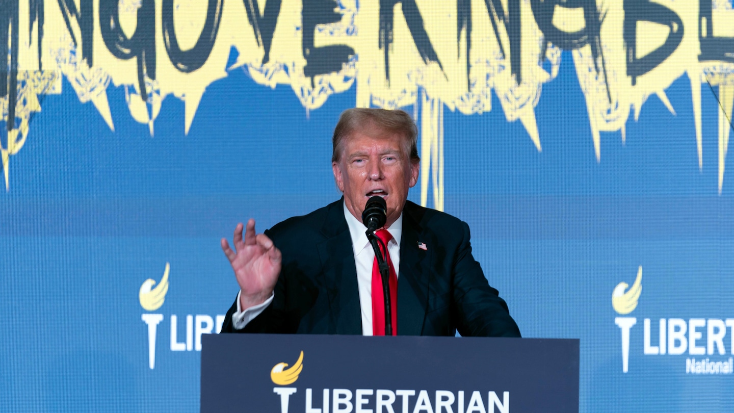 Featured image for Trump Faces Boos While Urging Libertarians to Nominate Him