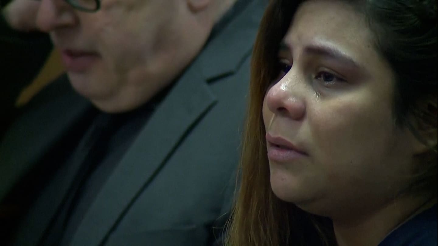 Featured image for "Mother Receives Life Sentence for Leaving Toddler Alone During Vacation, Resulting in Child's Death"