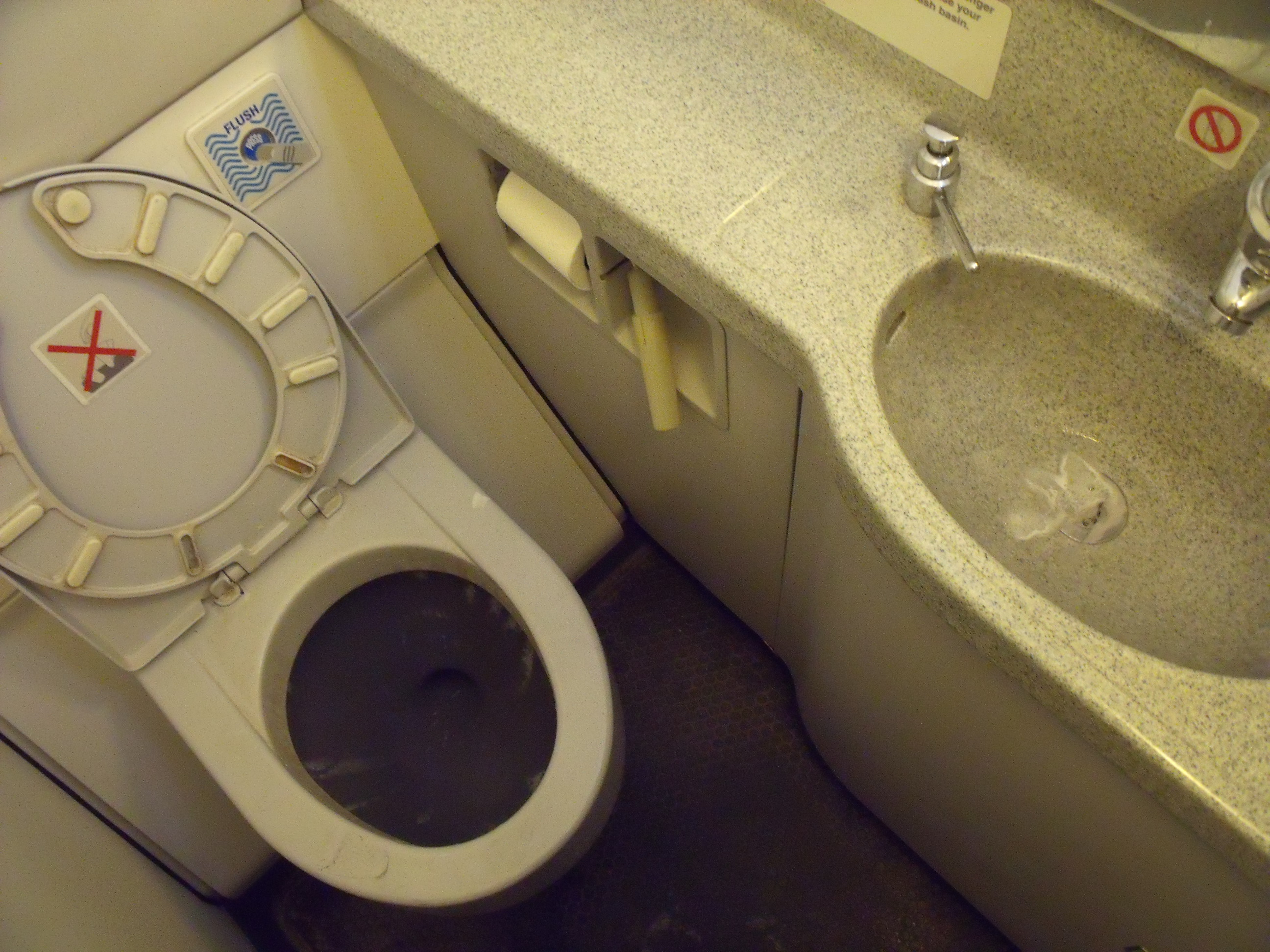 Rising Incidents of Passenger Threats and Unruly Behavior on Flights