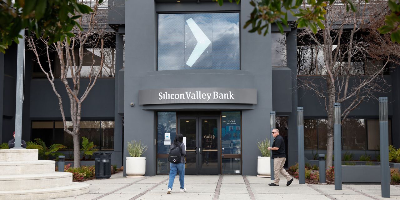 Silicon Valley Bank's Risk Management and Collapse: Fed and FBI Investigate.