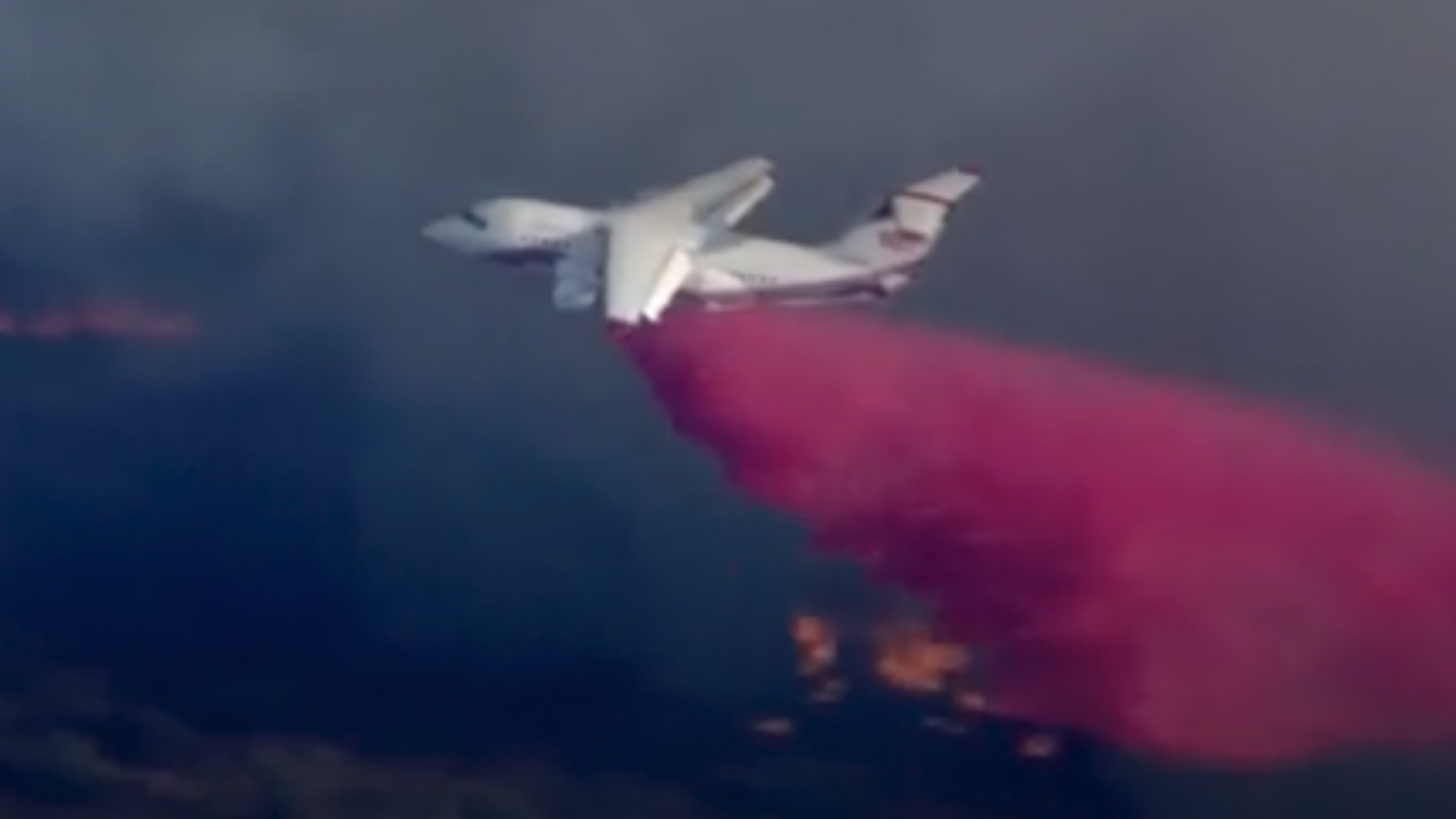 "Arizona's Diamond Fire: Evacuations Continue as Crews Battle Blaze"