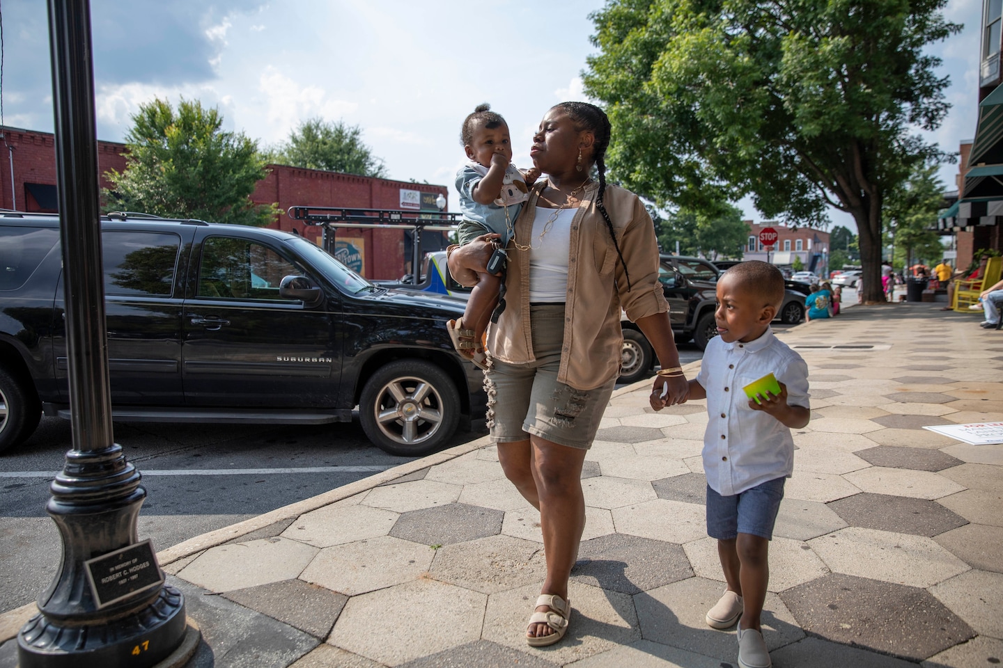 Featured image for The Tragic Death of Olympian Tori Bowie Sheds Light on Pregnancy Crises Faced by Black Women.