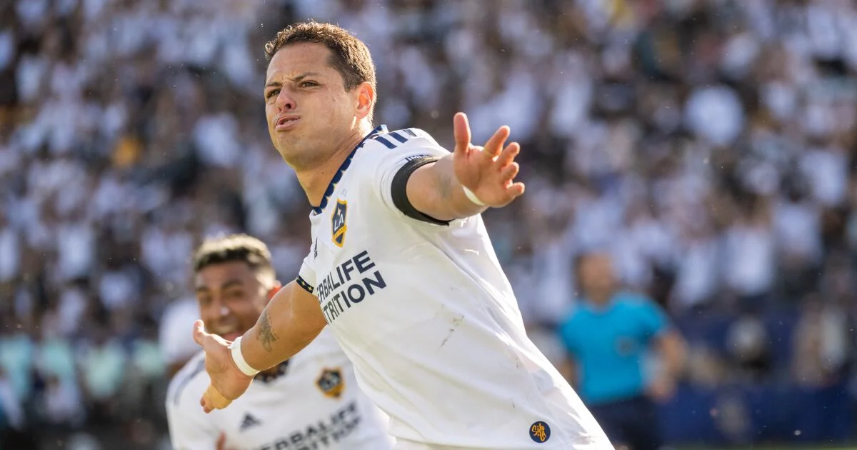 LA Galaxy's Chicharito suffers career-threatening ACL injury.