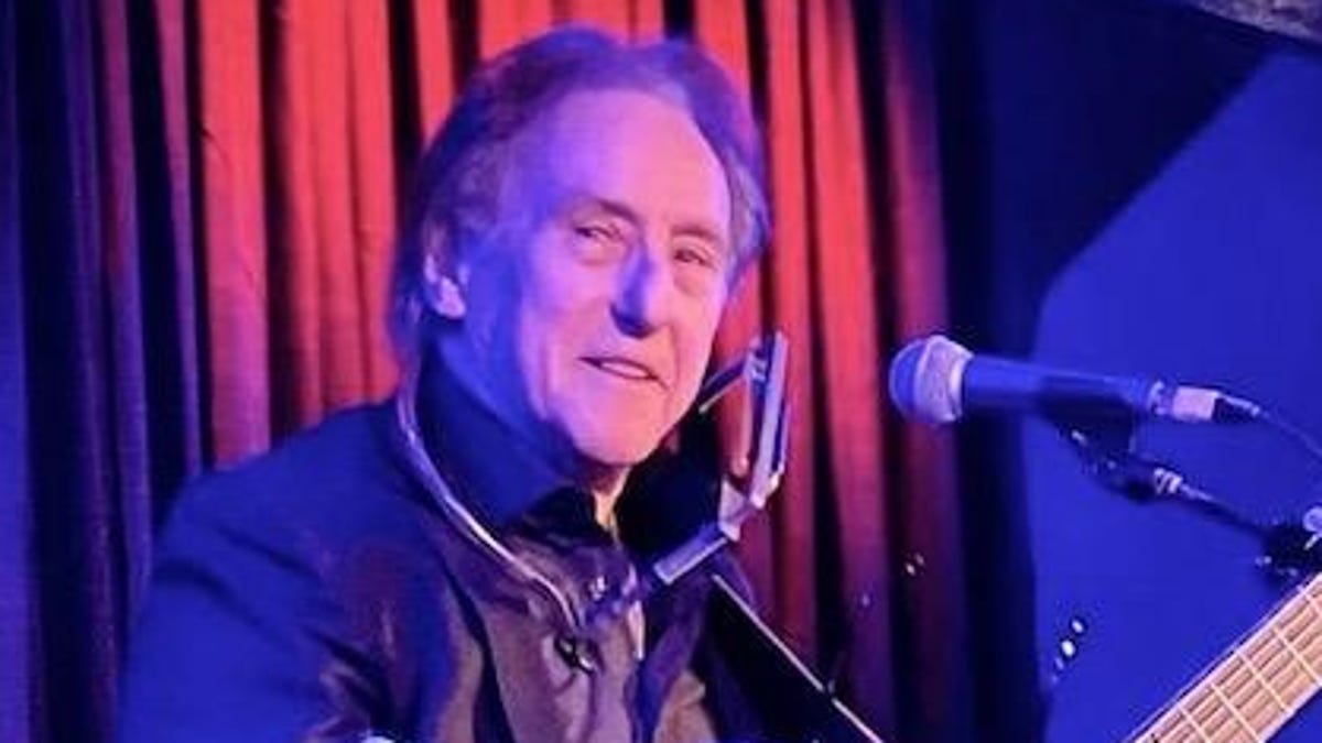 Featured image for Remembering Denny Laine: Paul McCartney Mourns the Loss of Wings and Moody Blues Musician