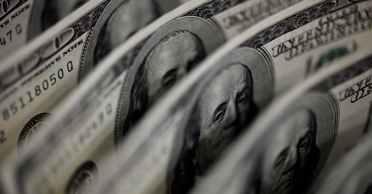 US Retail Sales Report Impacts Dollar's Performance