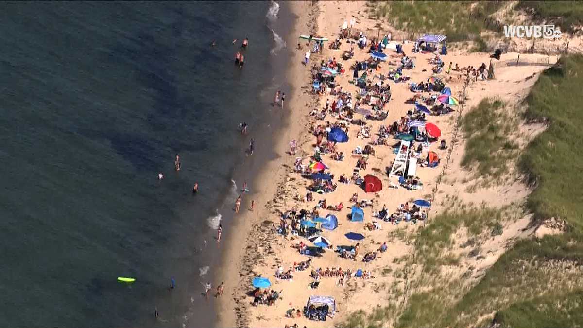 Featured image for Labor Day Weekend Draws Crowds to East Coast Beaches