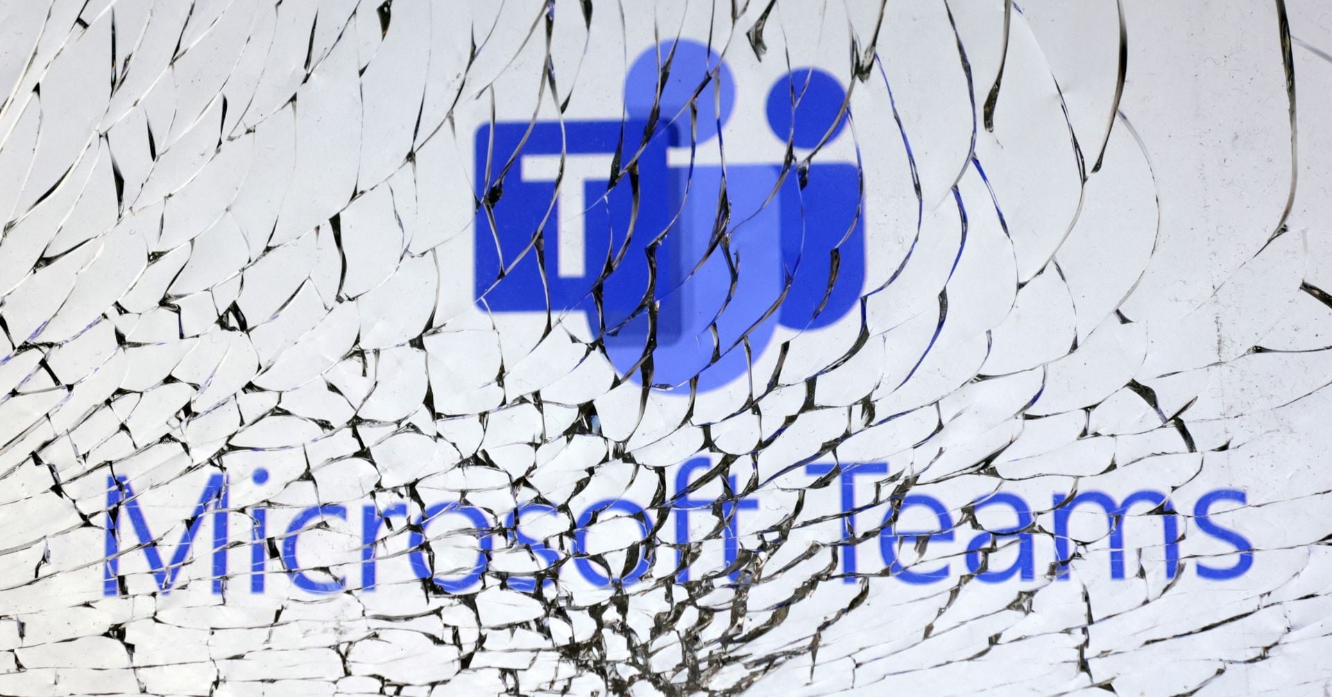 Featured image for "Microsoft Teams Suffers Widespread Outage, Users Experience Errors and Delays"