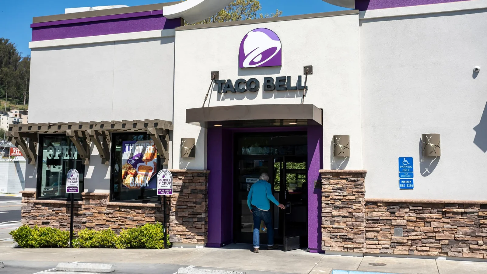 Taco Bell fuels Yum Brands as Pizza Hut review begins after mixed Q4 results